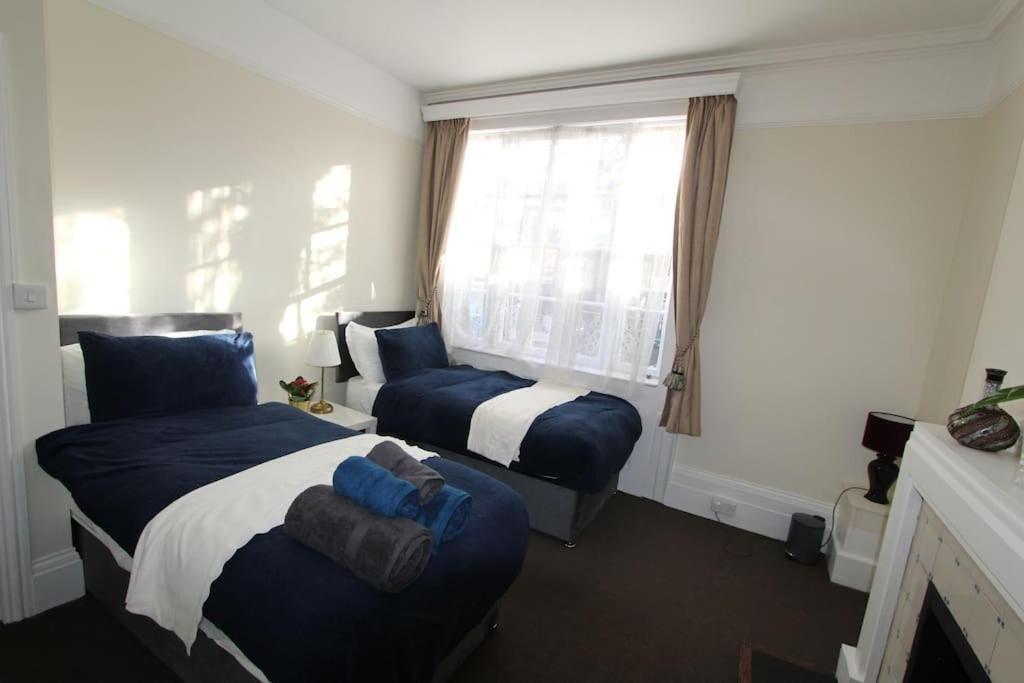Perfect For Large Family & Friends, Free Parking, Games Villa Reading Exterior photo