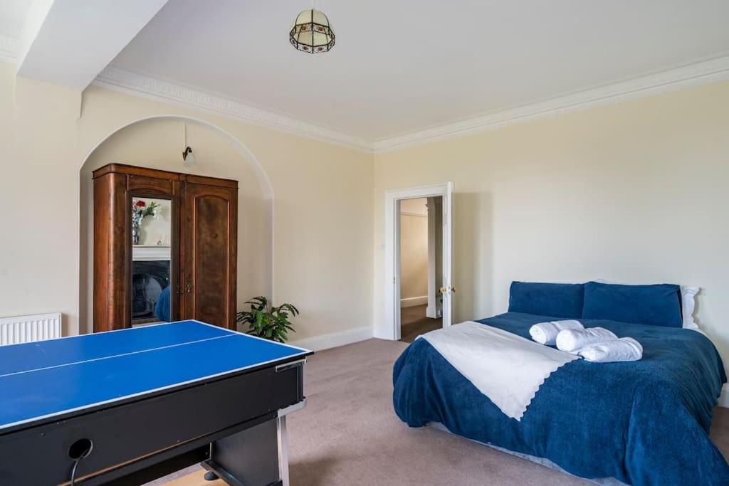 Perfect For Large Family & Friends, Free Parking, Games Villa Reading Exterior photo