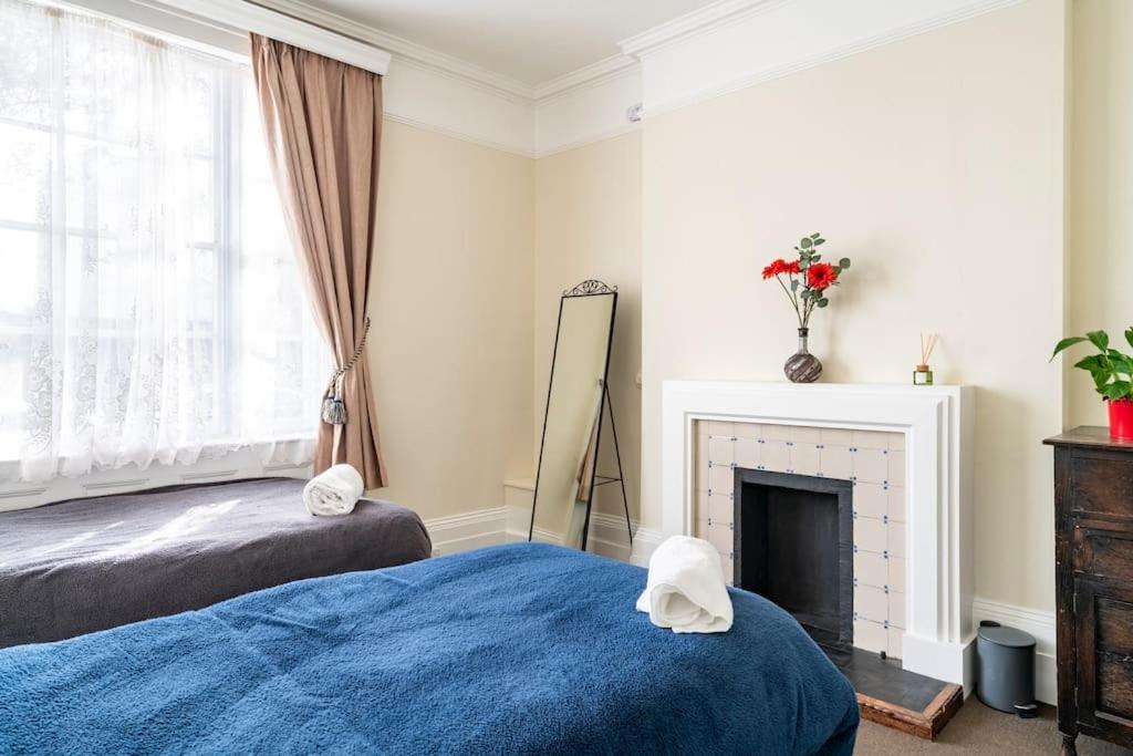 Perfect For Large Family & Friends, Free Parking, Games Villa Reading Exterior photo