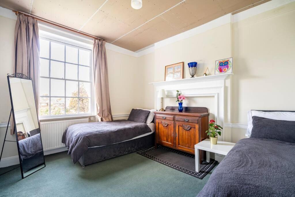 Perfect For Large Family & Friends, Free Parking, Games Villa Reading Exterior photo